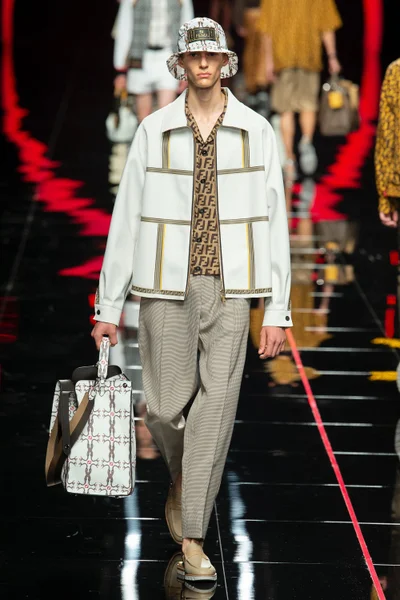 Look 44